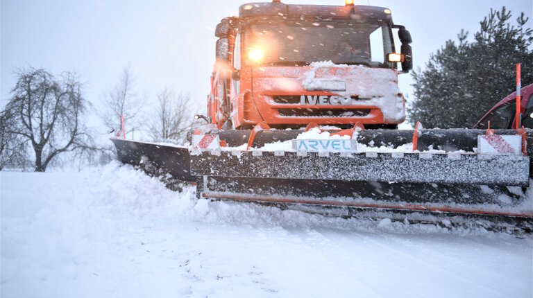 Keliuose mechanizmai dirba visu pajėgumu