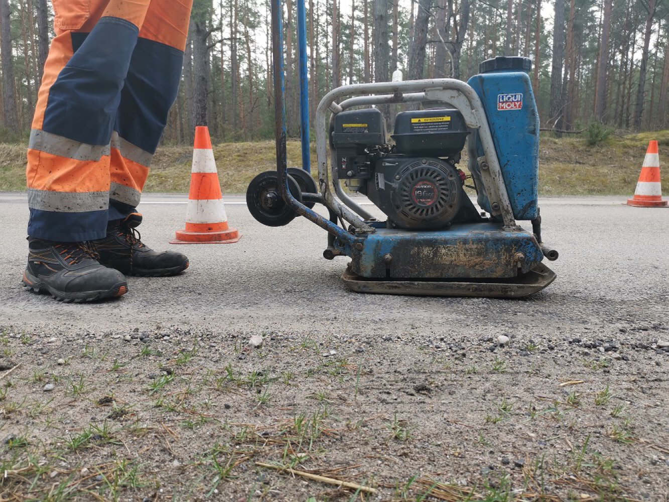 AB „Kelių priežiūra“ suskaičiavo, kiek jau užtaisė duobių