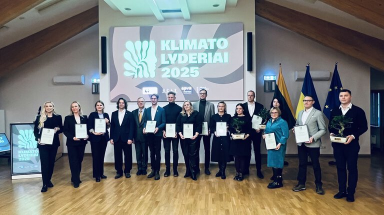 AB „Kelių priežiūra“ pripažinta didžiųjų transporto įmonių kategorijos „Klimato lydere“