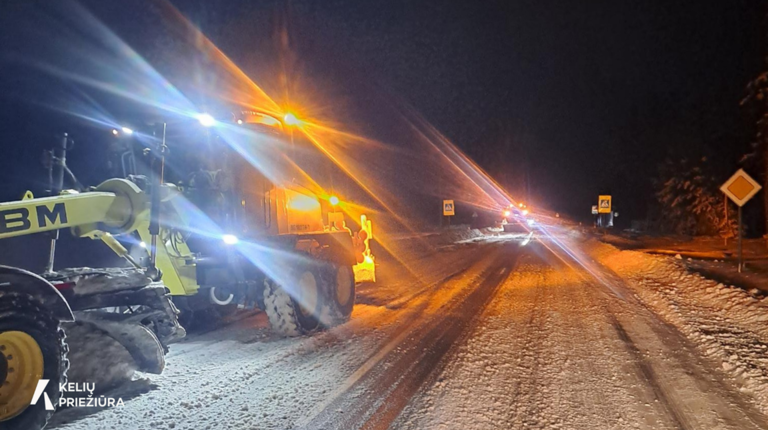 Kelininkai primena, kaip žiemą prižiūrimi valstybinės reikšmės keliai