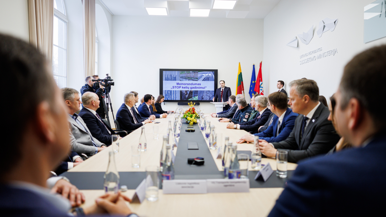 AB „Kelių priežiūra“ prisijungė prie Susisiekimo ministerijos inicijuoto memorandumo „STOP kelių...